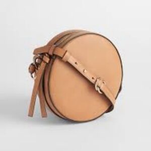 GAP CIRCLE CROSS BODY